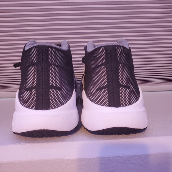 Nike zoom youth basketball shoes - Picture 3 of 5